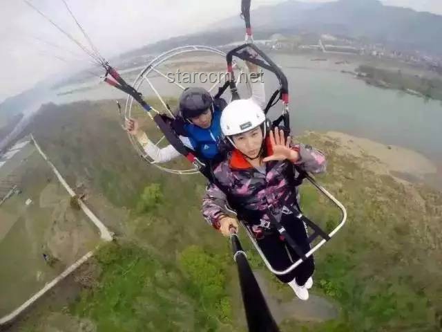 滑翔伞惊险瞬间：玩家被吸8千米高空，官方迅速介入调查